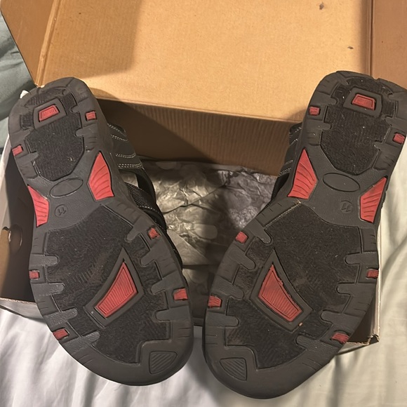 Alphine Design Sandals - Picture 4 of 4